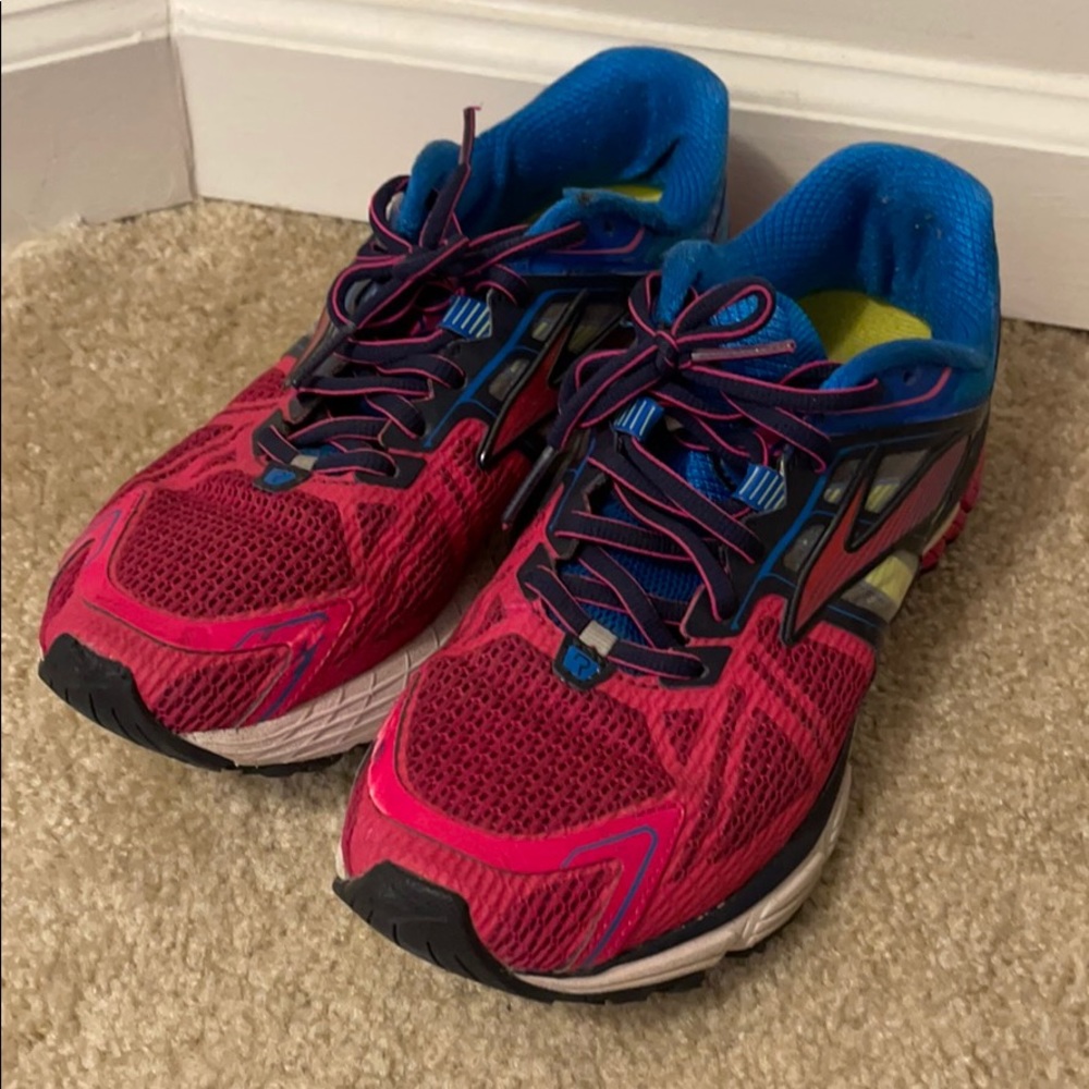 Running shoes